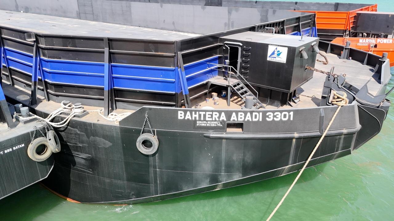 Tongkang Bahtera Abadi 3031